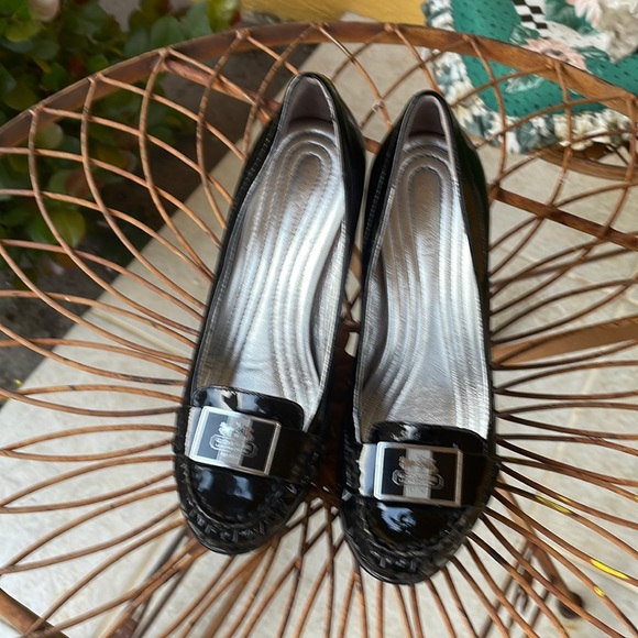 Women shoe - Picture 1 of 7